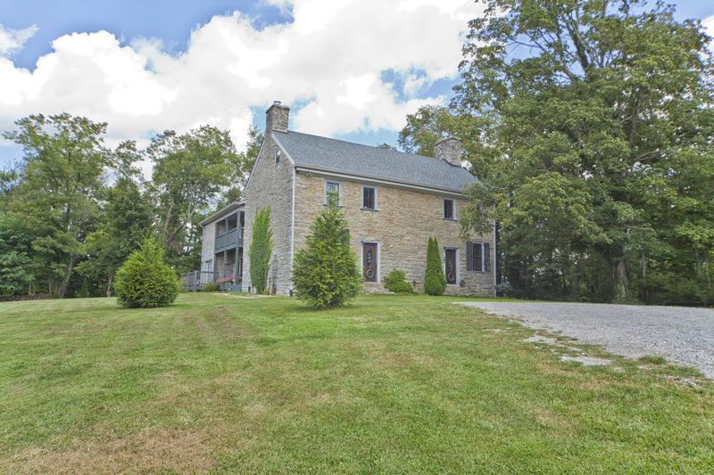 16 Bourbon-Era Mansions In Kentucky That Crumbled Through The Ages - Decor Hint Walnut Hill Plantation – Fayette County