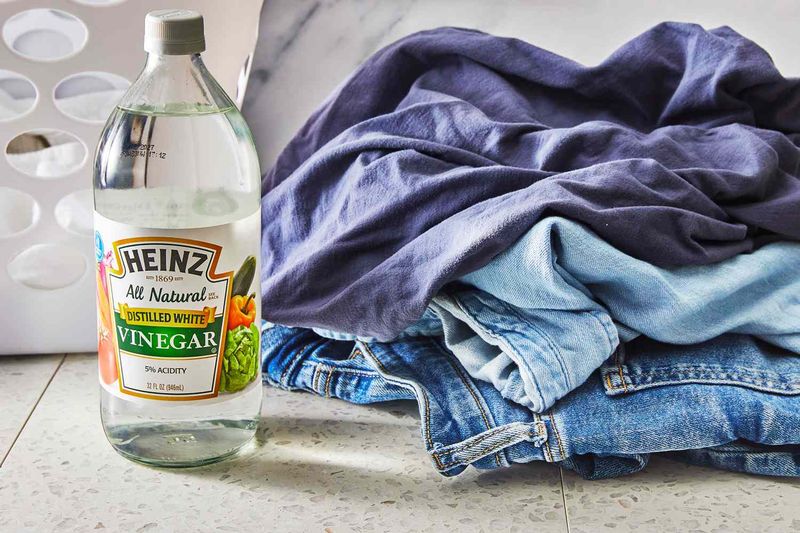 Why Vinegar Might Save Your Towels But Also When It Could Be A Bad Idea - Decor Hint Hard Water Makes Vinegar Your Best Friend