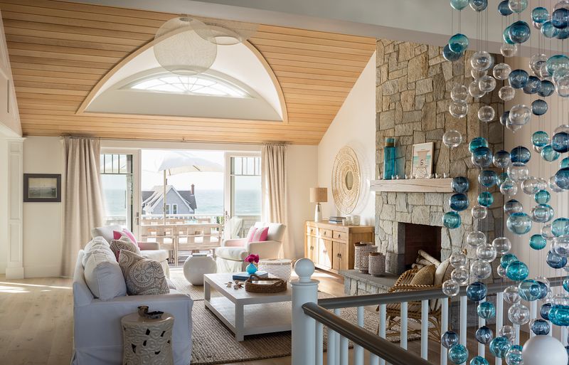 12 Coastal Decor Ideas In Oceanside Homes Getting Popular Again And 3 That Always Look Right - Decor Hint Beach Glass Accents