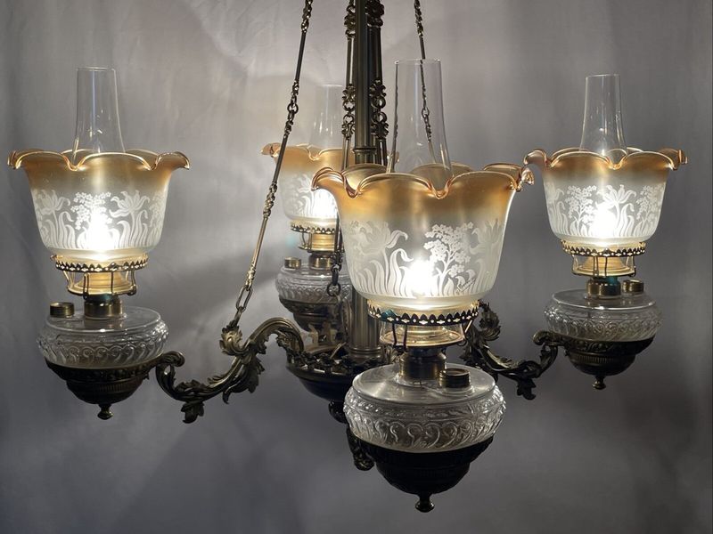 13 Best Lighting Upgrades For Pennsylvania Historic Homes - Decor Hint Period-Appropriate Chandeliers