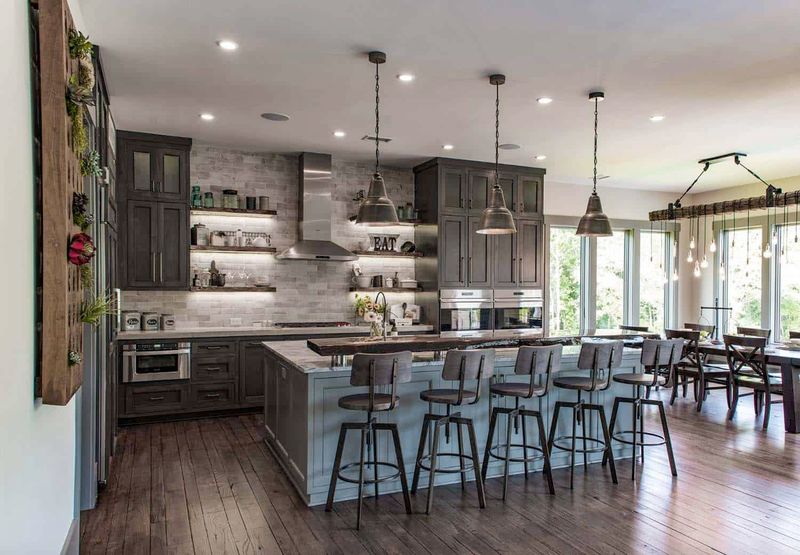 10 Color Picks Wyoming Pros Say Are Out For Kitchens And 3 That Disappeared Sooner - Decor Hint Hunter Green Cabinetry Got Lost In The Woods