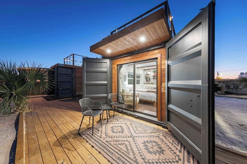 17 Tiny Homes That Prove Big Comfort Comes In Tiny Packages - Decor Hint Beachfront Tiny Bungalow