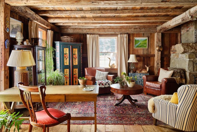 Step Inside A Tiny House Apartment That Radiates Classic American Charm - Decor Hint Multi-Purpose Living Area With Heritage Touches