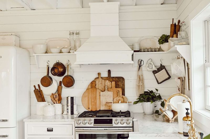 10 Dated Backsplash Trends And 10 Timeless Options They Should Be Exchanged With - Decor Hint Timeless: Shiplap Wood