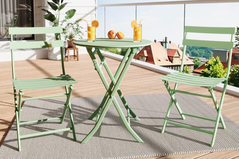 15 Backyard Micro-Oasis Ideas For Small Outdoor Spaces - Decor Hint Foldable Or Stackable Furniture