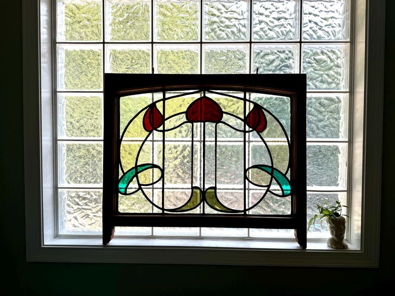 8 Antique Finds From 1900s Omaha Homes That Might Be Worth Thousands + 5 That Are Best Left Behind - Decor Hint Stained Glass Windows