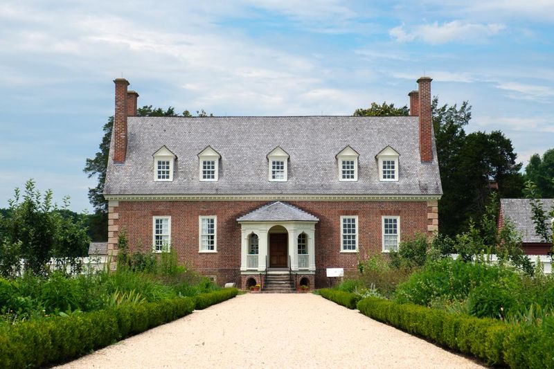 9 Timeless Exterior Looks Inspired By Silver Spring's Historic Neighborhoods - Decor Hint Symmetrical Window Placement
