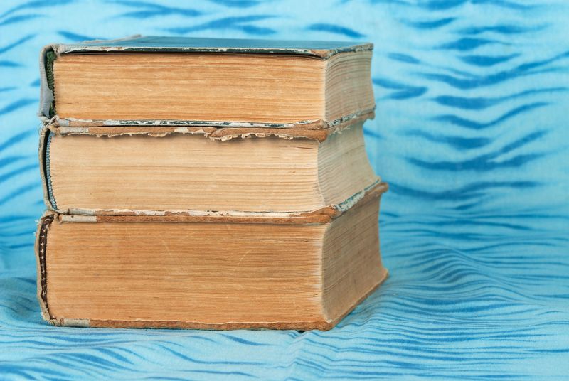 16 Collectibles On The Decline For 2025 And 5 That Are No Longer Worth Anything - Decor Hint Obsolete Phone Directories