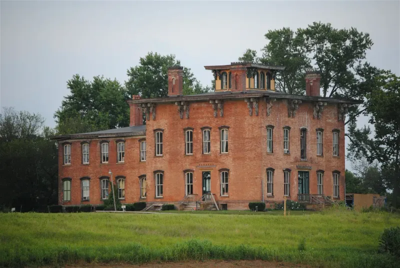 17 Industrial-Era Mansions In Ohio That Became Ghostly Reminders - Decor Hint Prospect Place (Trinway)