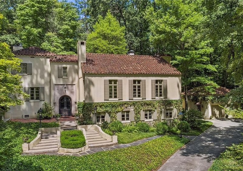 Tuscan-Inspired Homes Fading Away