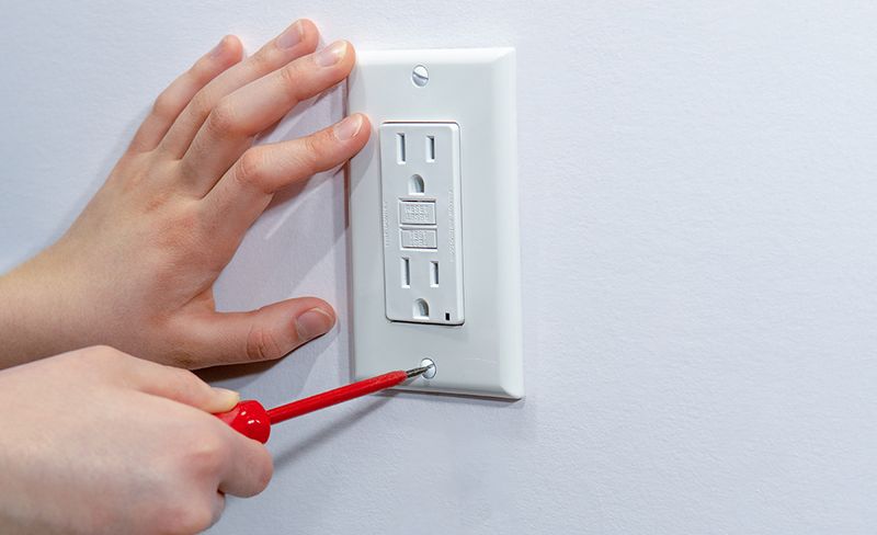 17 Small, But Cool Ways To Make Your Kitchen Look Like An After Shot On HGTV - Decor Hint Replace Dated Light Switch Plates