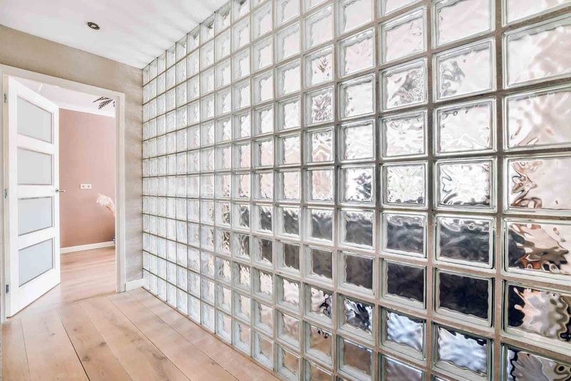 Washington Homes Still Using These 12 Styles? They're Almost Out - Decor Hint Glass Block Windows