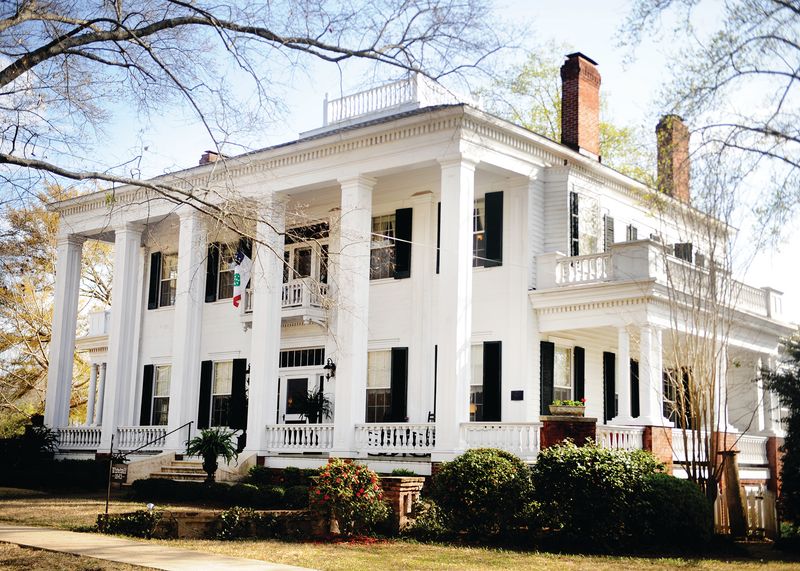 21 Secluded Mansions In Mississippi Featuring Centuries Of Craftsmanship - Decor Hint Whitehall — Columbus, MS