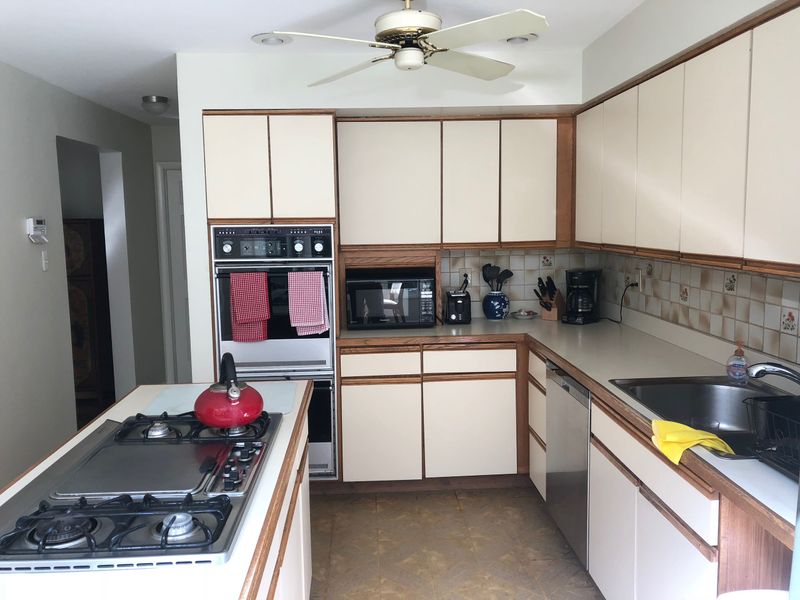 8 Kitchen Mistakes Making Your Pennsylvania Home Look Stuck In The Past (And 8 Easy Upgrades To Bring It Into The Now), According To Designers - Decor Hint Uninspired Appliances
