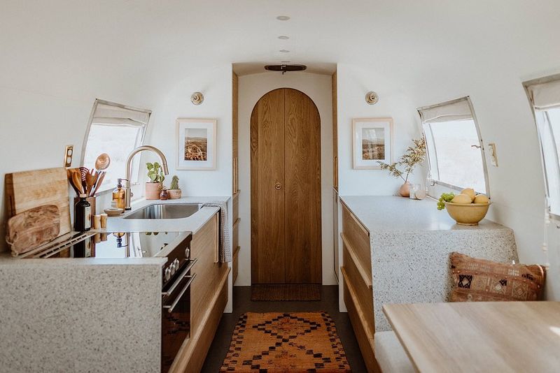 18 Of The Best Spacious Tiny Homes You'll Love - Decor Hint Vintage Airstream Renovation