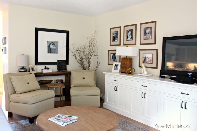 Stagers Share 13 Mistakes That Make Your Home Look Cheap (Plus What Makes It Look Bad On Top Of That) - Decor Hint Too Many Personal Photos
