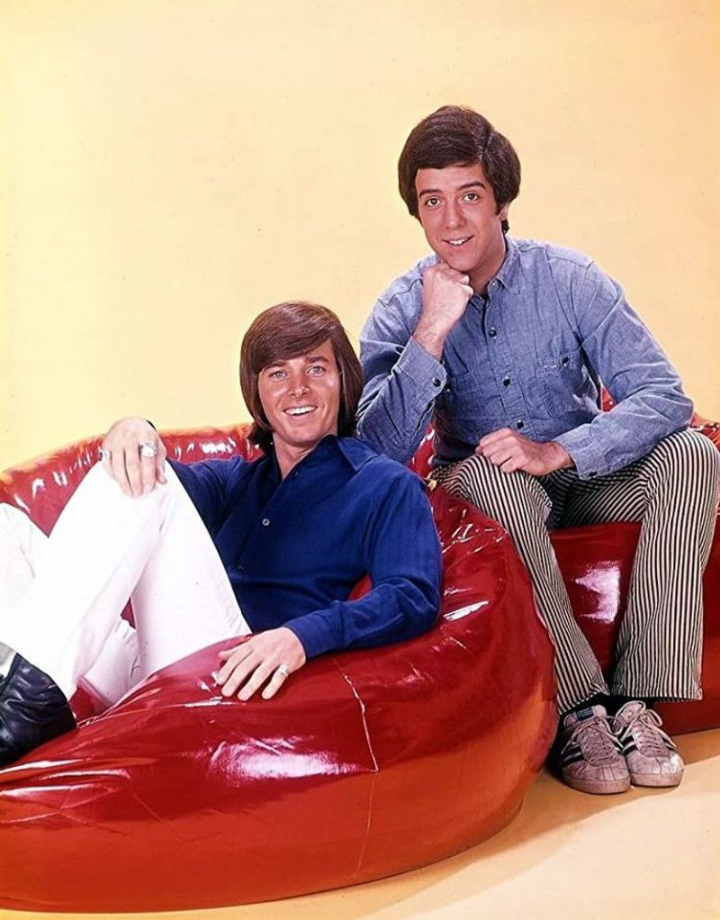 Boomers Used To Love These 17 Now Worthless Items (Plus 5 Things That Are Still Valued) - Decor Hint Bean Bag Chairs (Old Style)