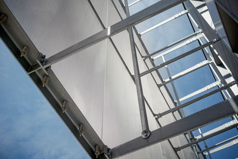 13 Fresh Urban Facade Ideas Spotted Around New York City Lofts - Decor Hint Metal Mesh Canopies