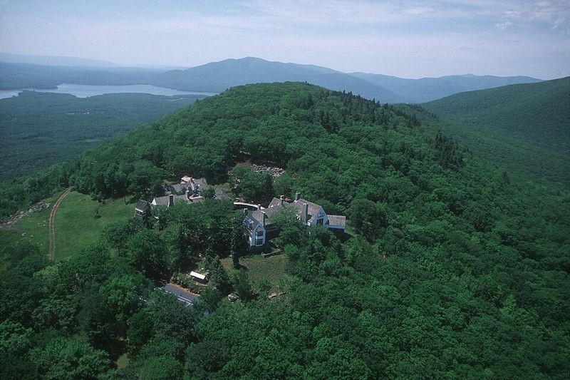 22 Millionaire Mansions In The US You've Never Heard Of (But Should) - Decor Hint Glen Tonche – Ulster County, New York
