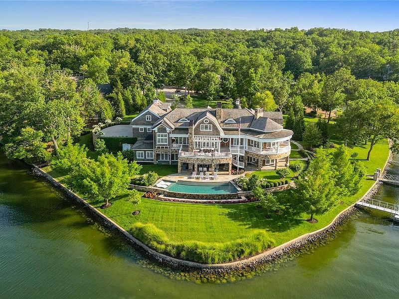 These 8 Homes Are Gaining Value Across Missouri - Decor Hint Lakeside Luxury in Lake of the Ozarks