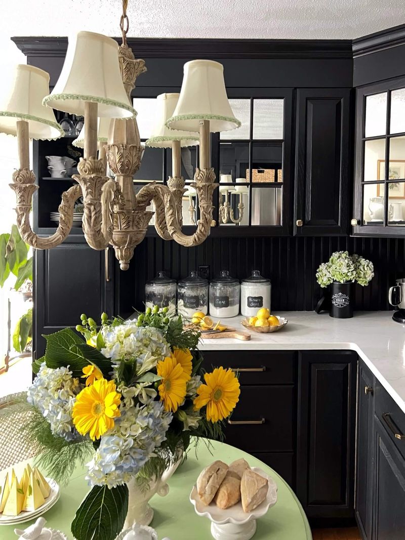 Maine Designers Reveal 17 Paint Trends On Their Way Out And 5 Already Gone - Decor Hint Lemon Yellow Kitchens (on the way out)