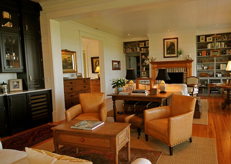 21 Clever Ways To Update Your Living Room Without Replacing The Furniture - Decor Hint Create Conversation Zones