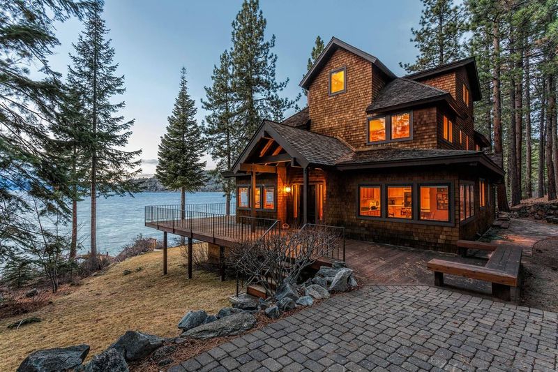 12 Beautiful Homes Sitting On The World's Best Lakes - Decor Hint Rustic Cabin Retreat on Lake Tahoe