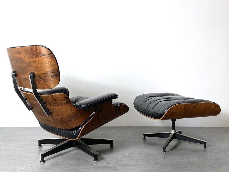 Your Old Stuff Might Be A Goldmine These 10 Antiques Are Climbing Fast - Decor Hint Mid-century modern furniture