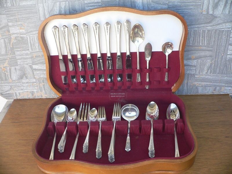 6 North Carolina Antiques In Cary That Might Be Priceless And 6 Ones That Are Worthless - Decor Hint Common Silver-Plated Flatware