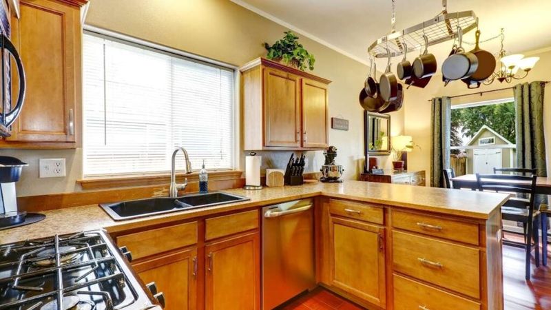 Designers In Washington Say Goodbye To These 9 Kitchen Trends And Hello To These 9 - Decor Hint Overhead Pot Racks