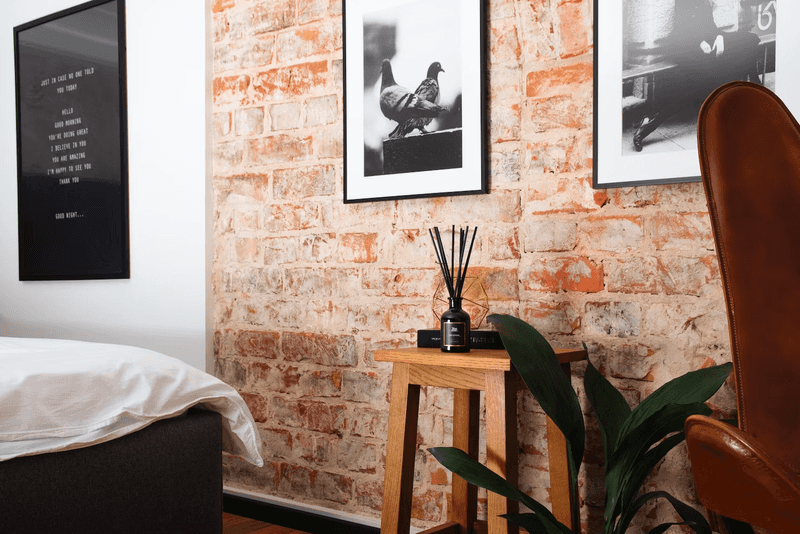 9 Habits Of Homes That Always Smell Amazing Plus 9 Simple Ways To Boost Yours - Decor Hint Create Reed Diffuser Stations