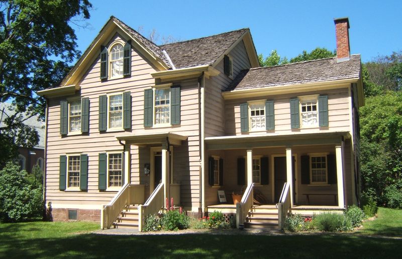 50 Photos Of Famous Historic Houses In Each US State - Decor Hint Grover Cleveland Birthplace, New Jersey