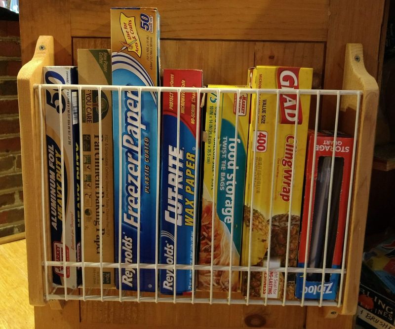 33 Organizing Hacks To Transform Your Home - Decor Hint Magazine Holder for Freezer Bags