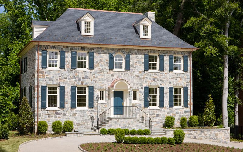 7 Heritage-Inspired Curb Appeal Ideas From Pennsylvania Homes - Decor Hint Traditional Shutters And Window Details