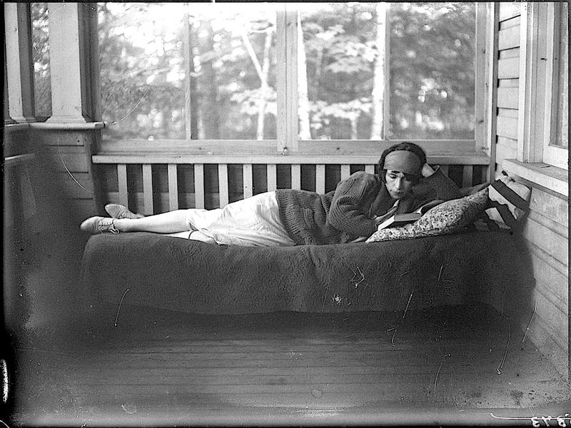 22 Photos That Show What American Homes Truly Looked Like 100 Years Ago - Decor Hint Sleeping Porches