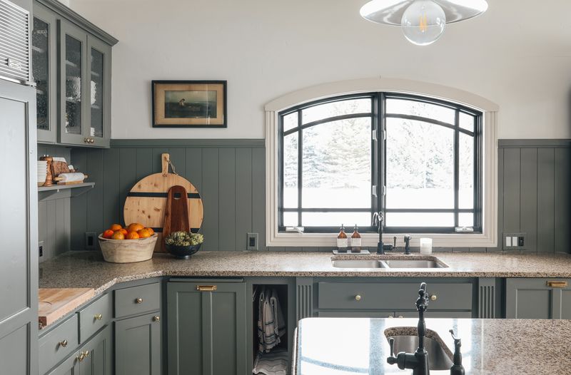 Utah Designers Say Goodbye To These 10 Kitchen Trends, And Hello To 11 Classics That Last - Decor Hint Cool Gray Color Palettes Are Giving Us The Cold Shoulder