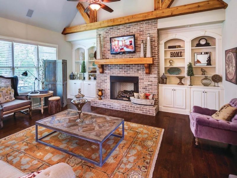 Features From Boomer Homes Gaining Popularity In Arkansas - Decor Hint Brick Fireplaces Become Statement Centerpieces