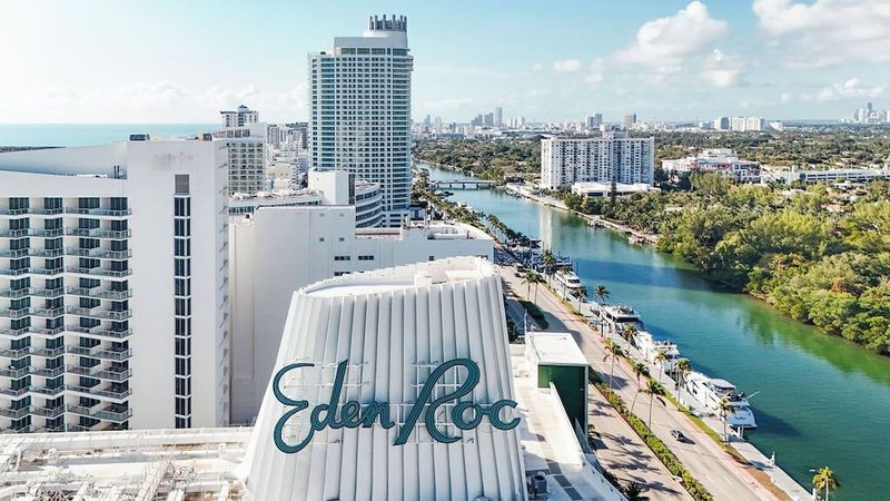 14 Iconic Florida Estates Known For Their Distinctive Style - Decor Hint Eden Roc Miami Beach, Mid-Century Luxury Icon