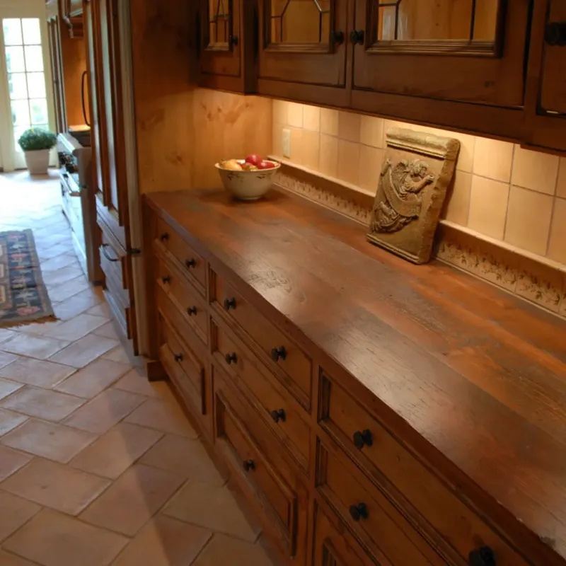 11 Country-Inspired Trends That Are Replacing Farmhouse Kitchens And 5 We Don't Wanna See In Their Place - Decor Hint Faux-Distressed Finishes