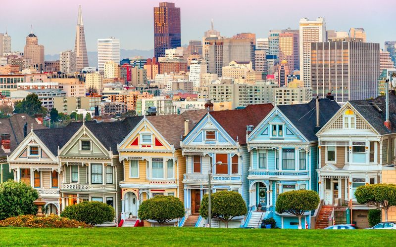 San Francisco's Painted Ladies Showcase Victorian Elegance