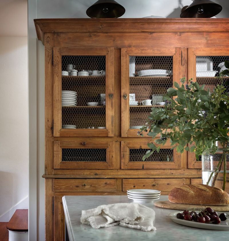 28 Home Trends That People Want To Throw Up Over Because They're So Overdone - Decor Hint Faux Farmhouse