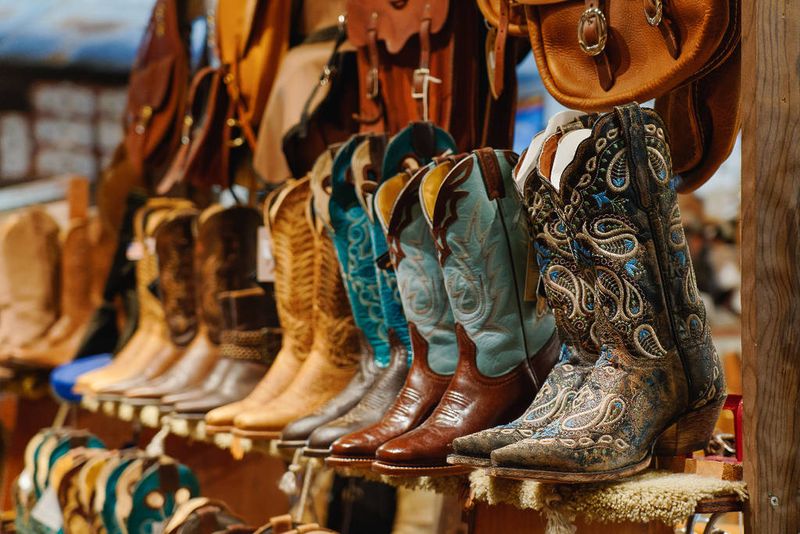 12 Must-Have Home Items To Hunt For At Texas Thrift Stores - Decor Hint Vintage Cowboy Boots