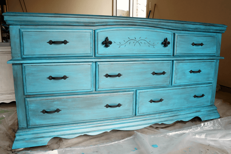10 Furniture Colors To Ditch In 2025 And 10 That Should've Never Happened - Decor Hint Overly Distressed Turquoise