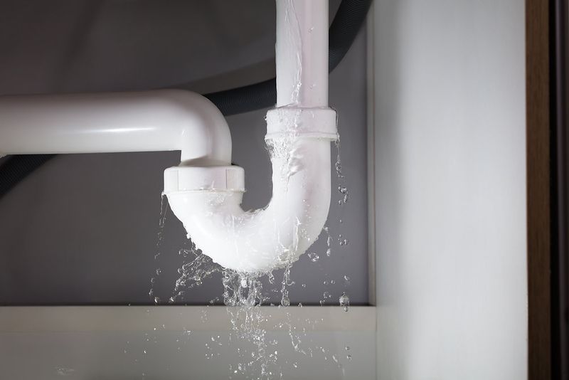 29 Kitchen "Icks" That Immediately Turn Off Homebuyers, According to Interior Designers - Decor Hint Visible Water Damage