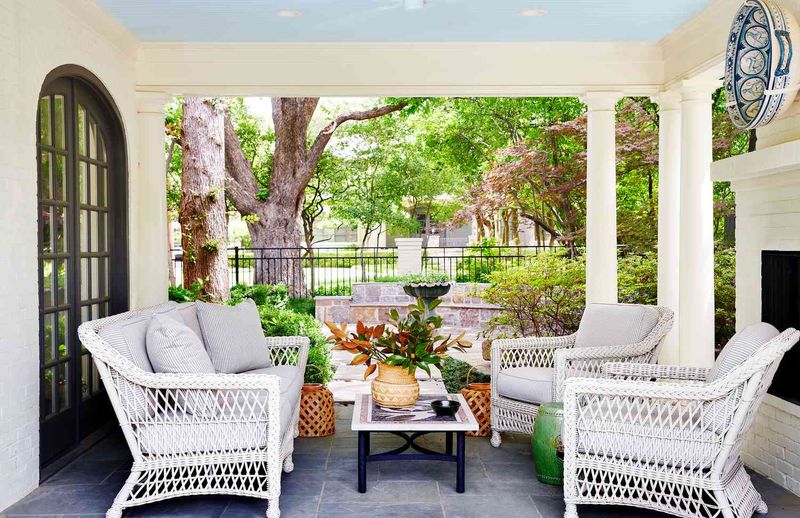 Southern Porch Perfection Tips From Savannah, Georgia - Decor Hint Floor Finesse