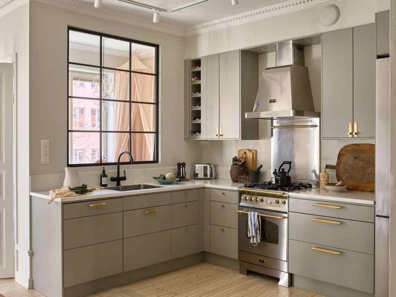 We Asked Designers What Color To Paint A Small Kitchen To Make It Look Bigger And We're Obsessed - Decor Hint Greige: The Perfect Compromise