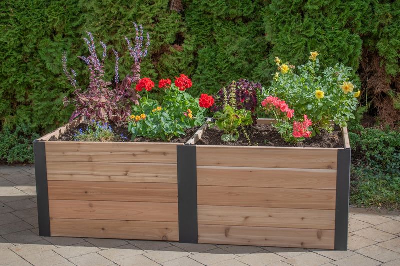 18 DIY Outdoor Decor Ideas That Look Way More Expensive Than They Are - Decor Hint Wooden Planter Boxes with Clean, Modern Edges