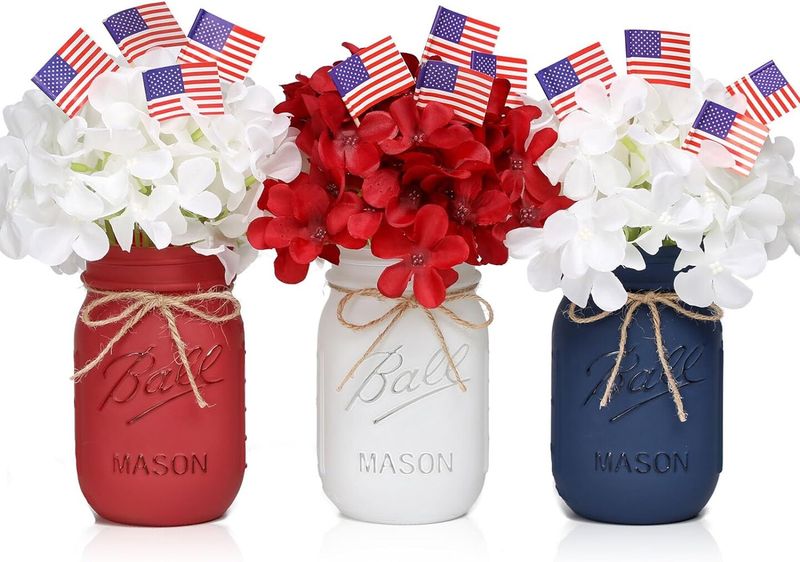 17 Effortless 4th Of July Decorations That Make A Big Impact - Decor Hint Patriotic Flower Arrangements