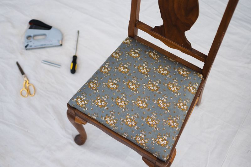 26 Living Room Design Tweaks That Feel Custom (But Aren't Pricey) - Decor Hint Reupholster Just The Seat Cushions