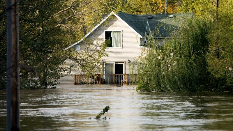 11 Types Of Homes Expected To Plummet In Value By The End Of 2025 (And 9 Types That Will Grow Even More) - Decor Hint Single-Story Ranch Homes In Flood Zones